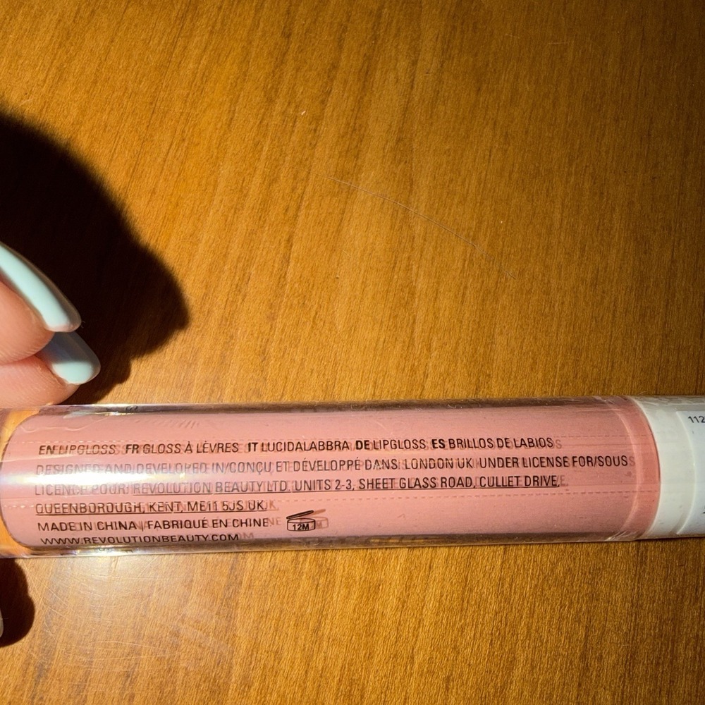 NEW Makeup Obsession Lip Gloss, Resolute - Picture 6 of 7